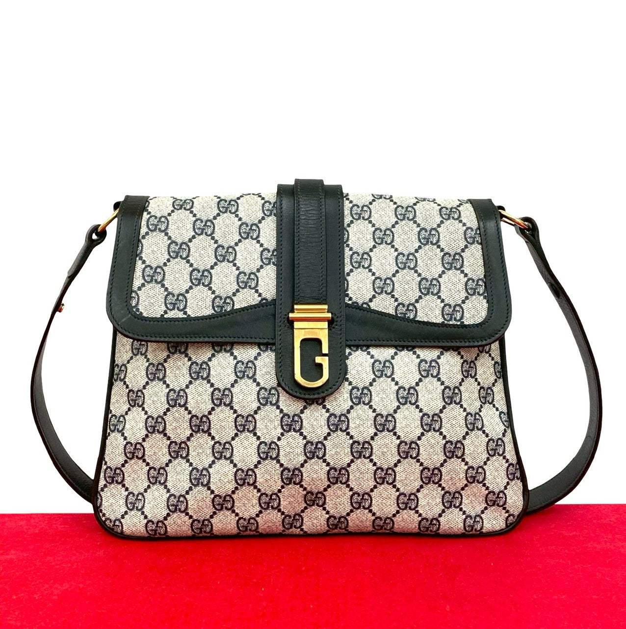 Gucci GG Logo Leather Shoulder Bag